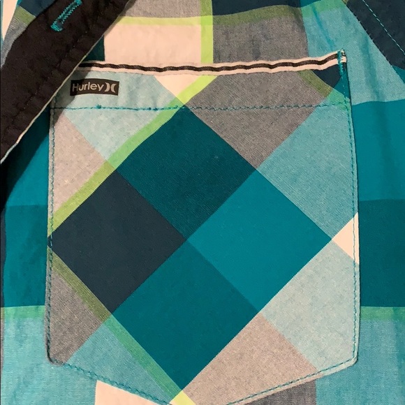 Hurley Button up top - Picture 3 of 5